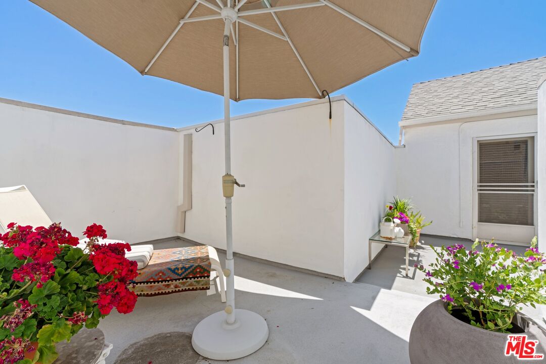 1670 MALCOLM AVE Unit: 302