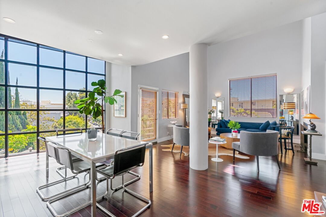 1670 MALCOLM AVE Unit: 302