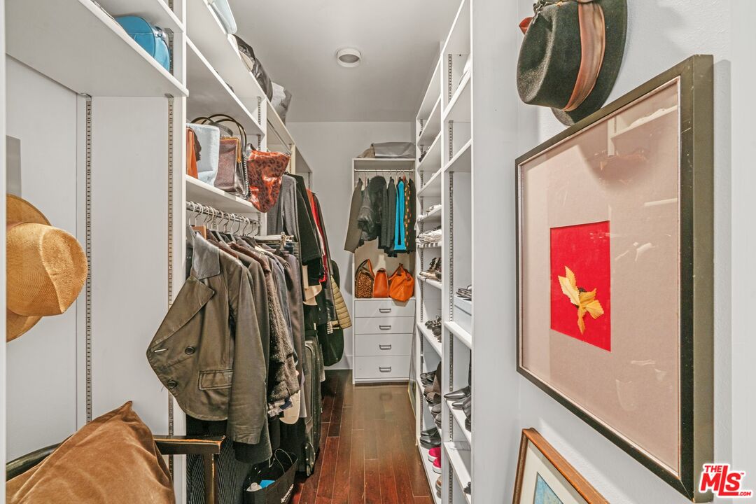 1670 MALCOLM AVE Unit: 302
