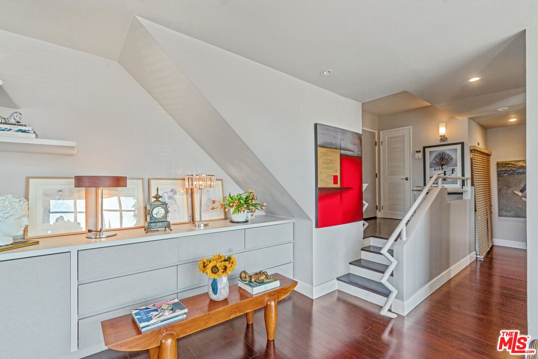 1670 MALCOLM AVE Unit: 302
