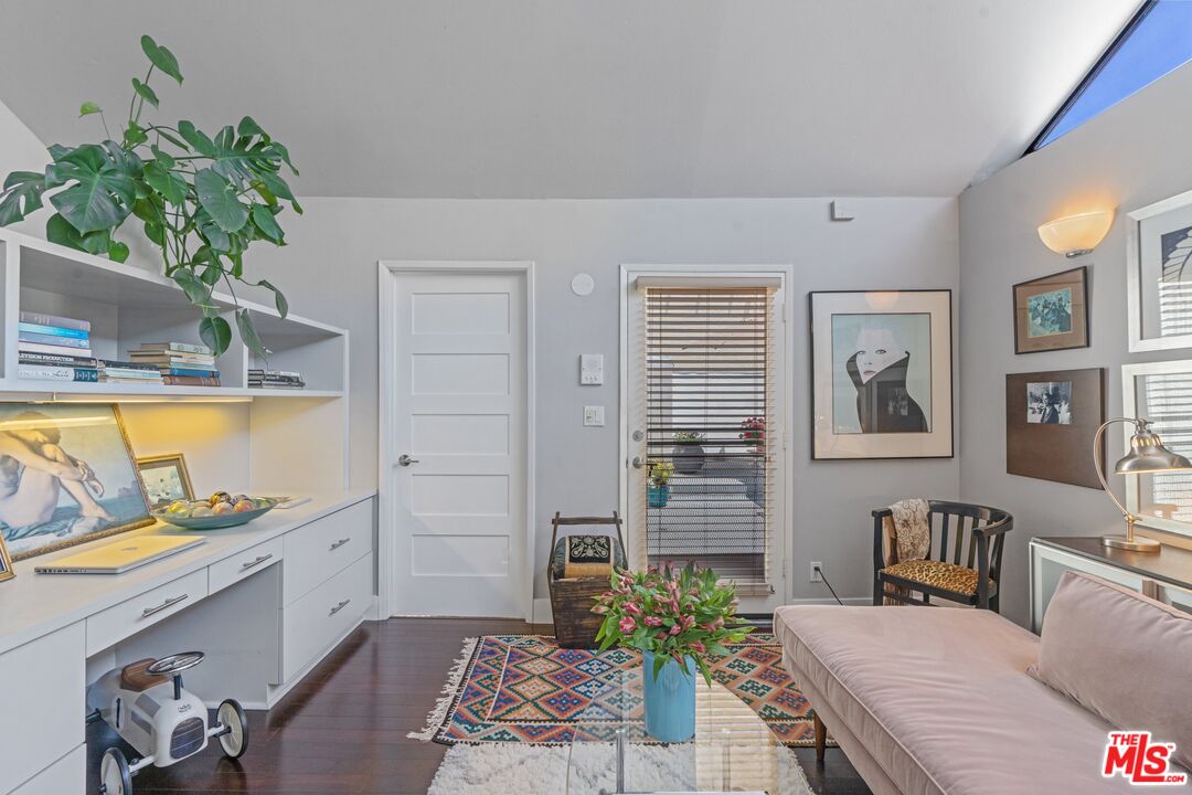 1670 MALCOLM AVE Unit: 302