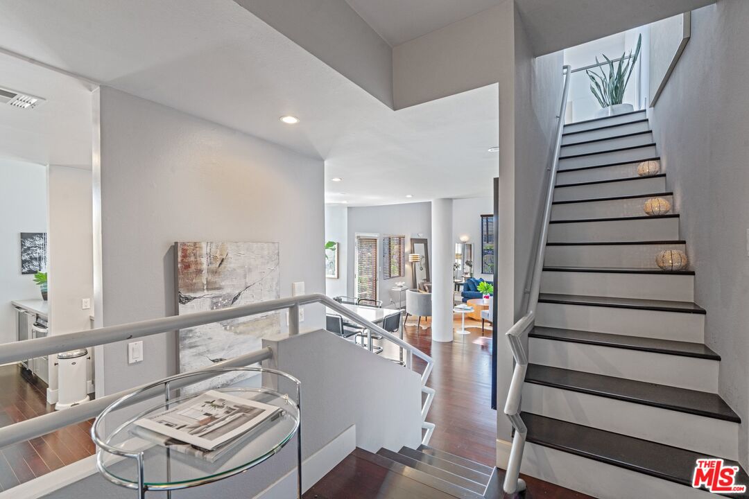 1670 MALCOLM AVE Unit: 302