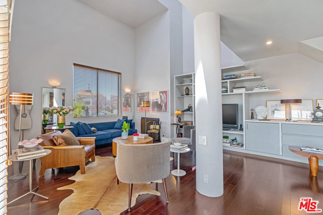 1670 MALCOLM AVE Unit: 302