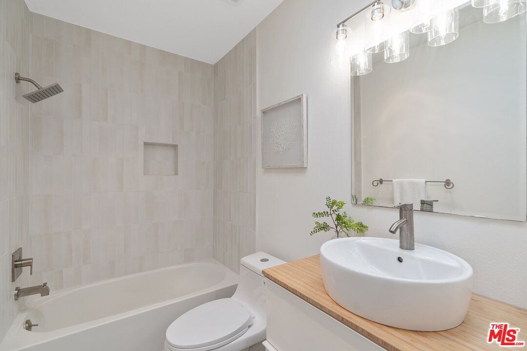 1231 Euclid St Unit: 7