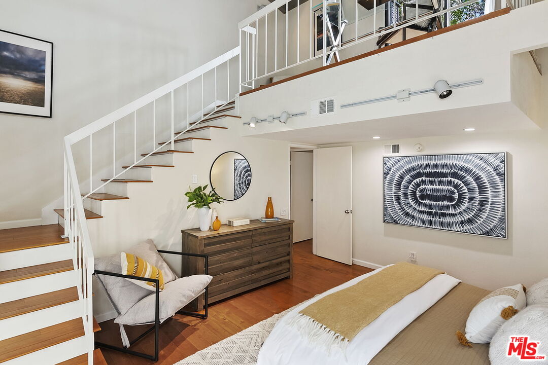 1220 Manning Ave Unit: 4