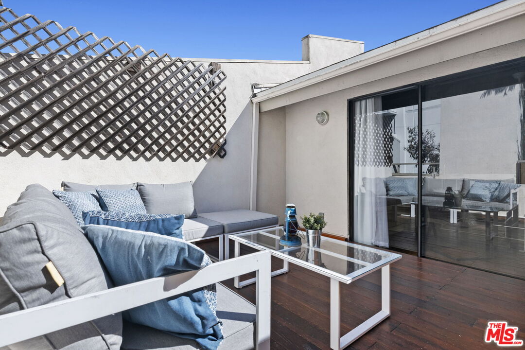 1220 Manning Ave Unit: 4