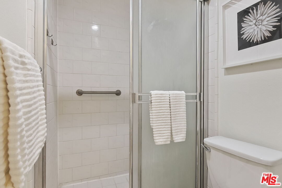 1220 Manning Ave Unit: 4