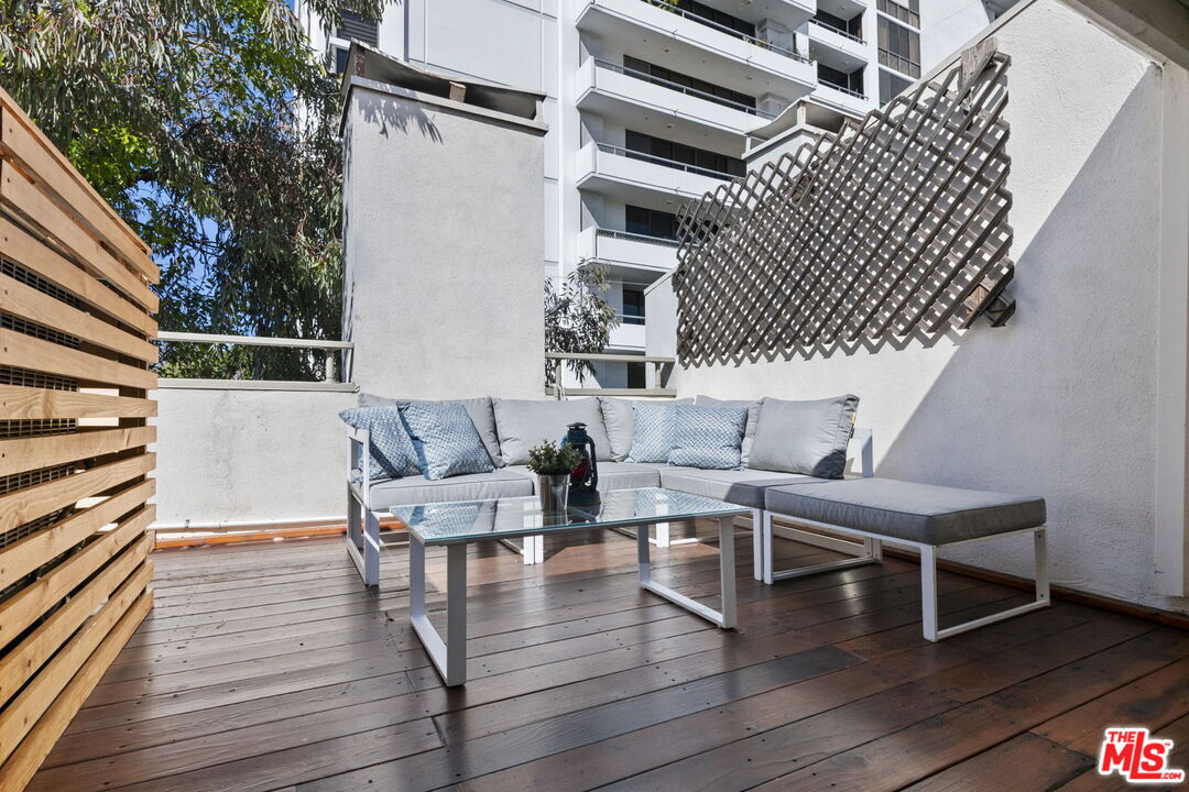 1220 Manning Ave Unit: 4