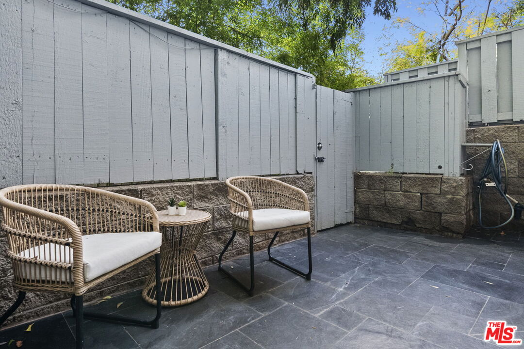 1220 Manning Ave Unit: 4