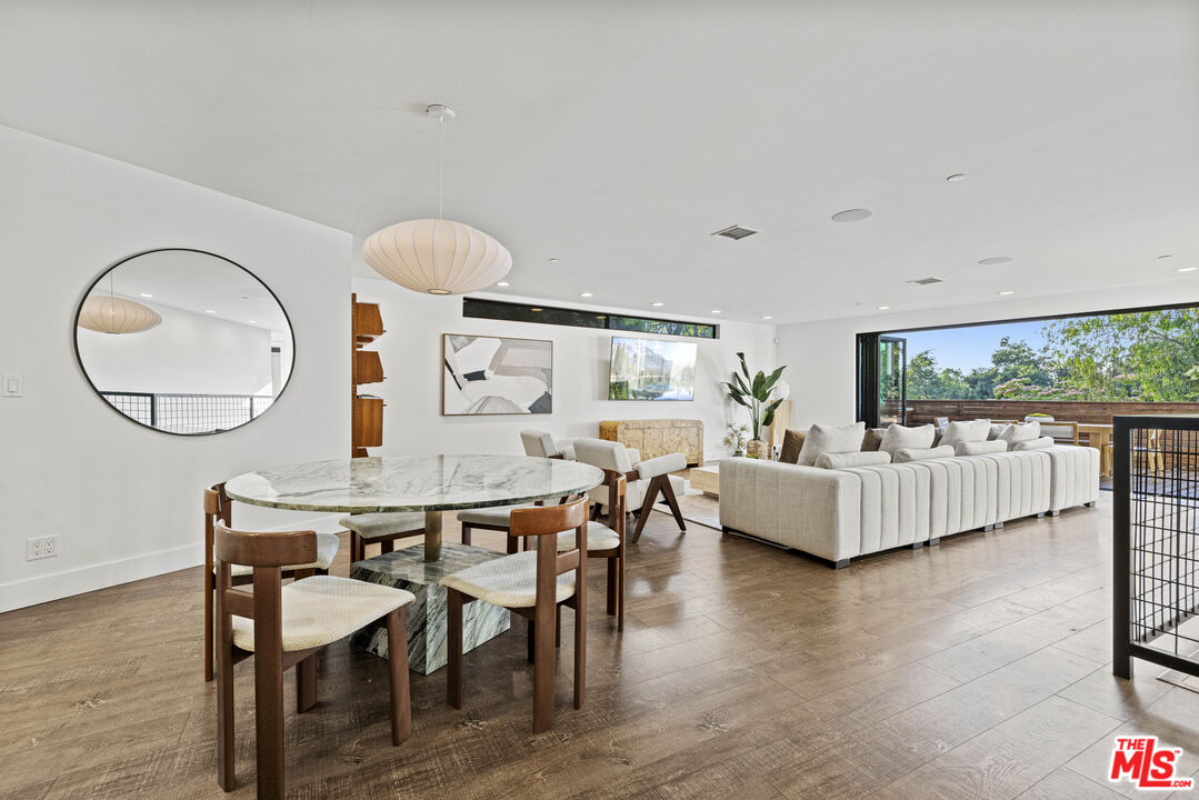3873 Berry Dr
