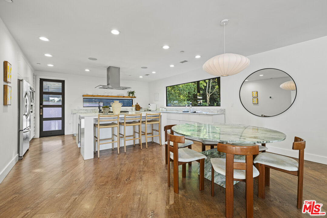 3873 Berry Dr
