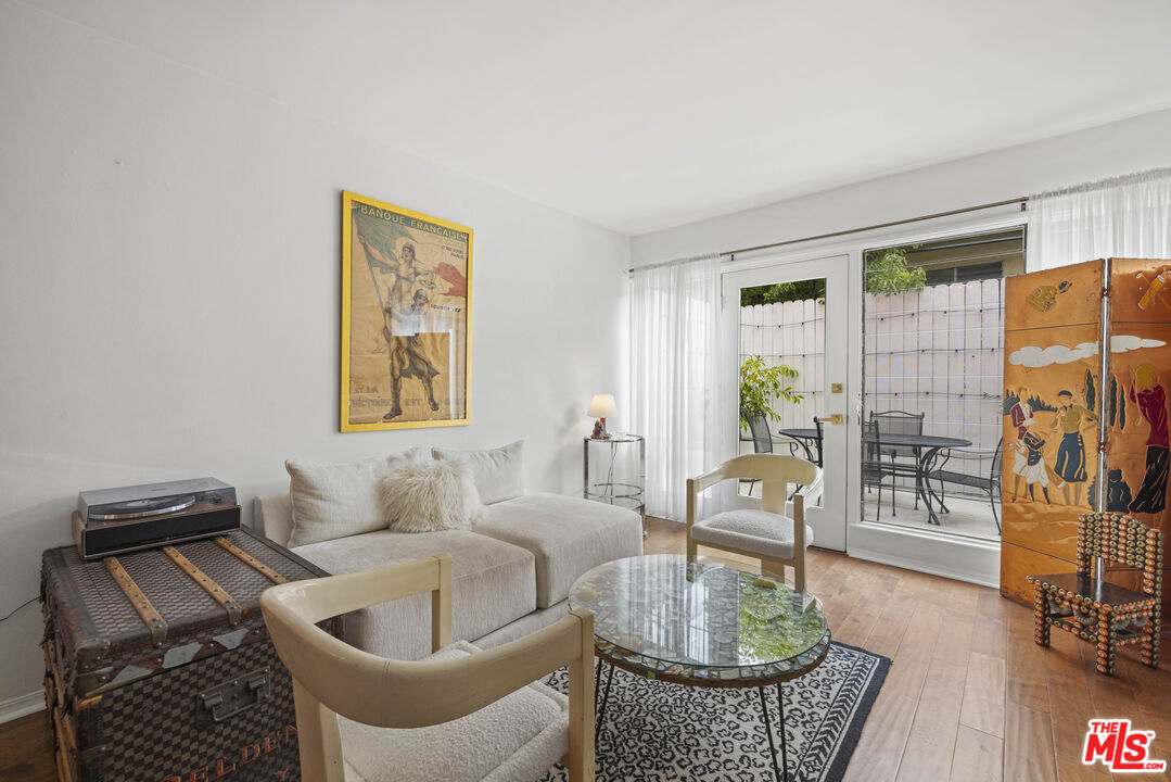 1400 N Hayworth Ave Unit: 10