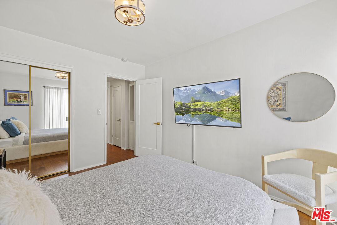 1400 N Hayworth Ave Unit: 10