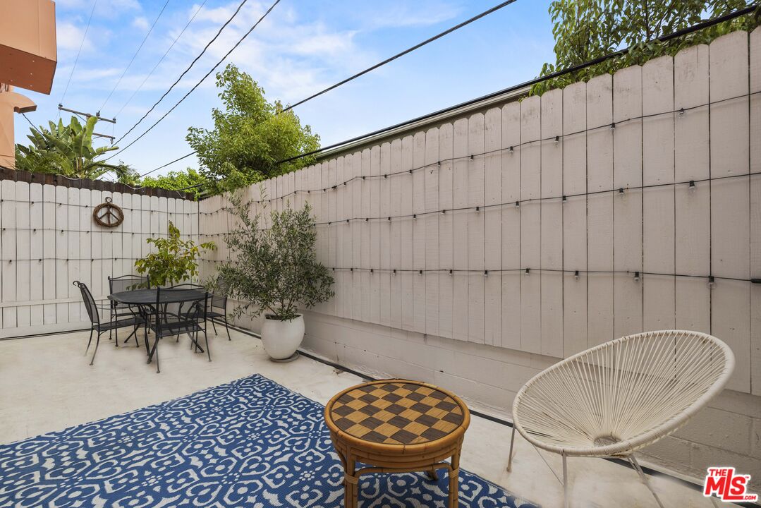 1400 N Hayworth Ave Unit: 10