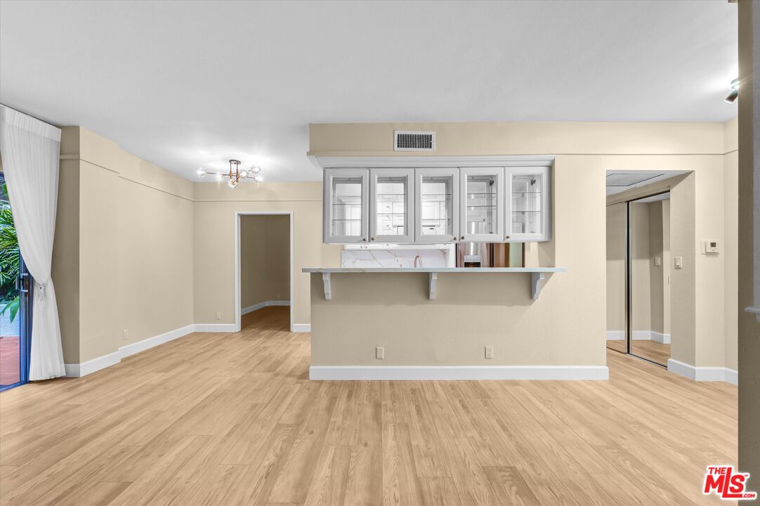 1131 Alta Loma Rd Unit: 119