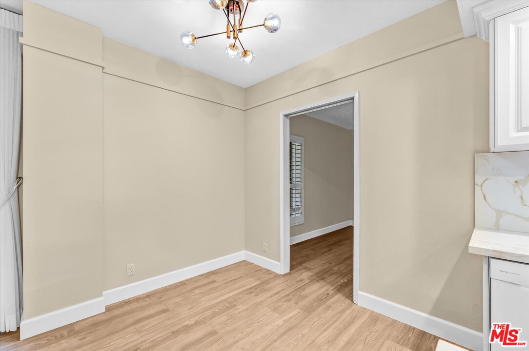 1131 Alta Loma Rd Unit: 119