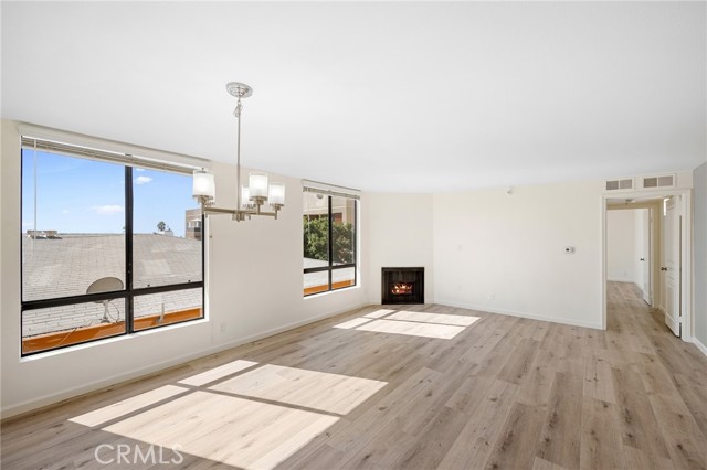 7320 Hawthorn AVE Unit: 122