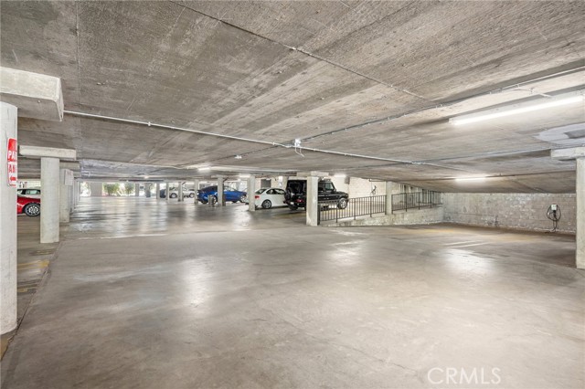 7320 Hawthorn AVE Unit: 122