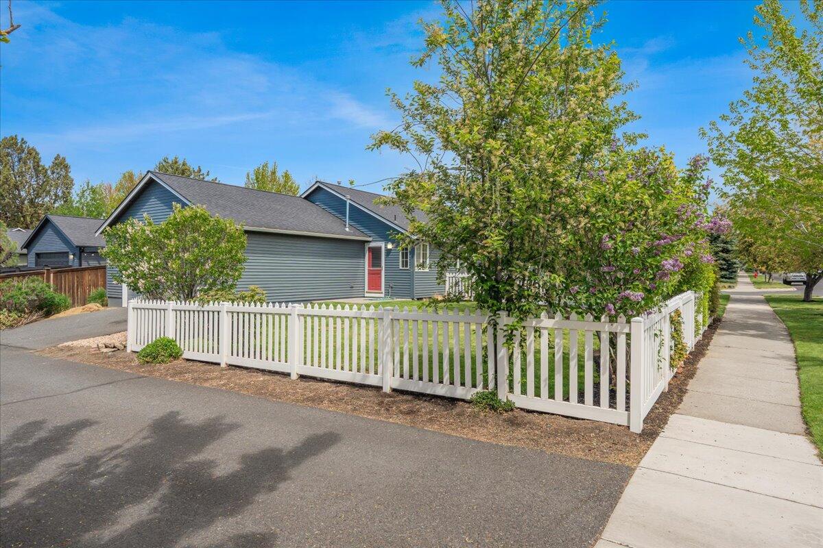 61343 Woodbury Lane