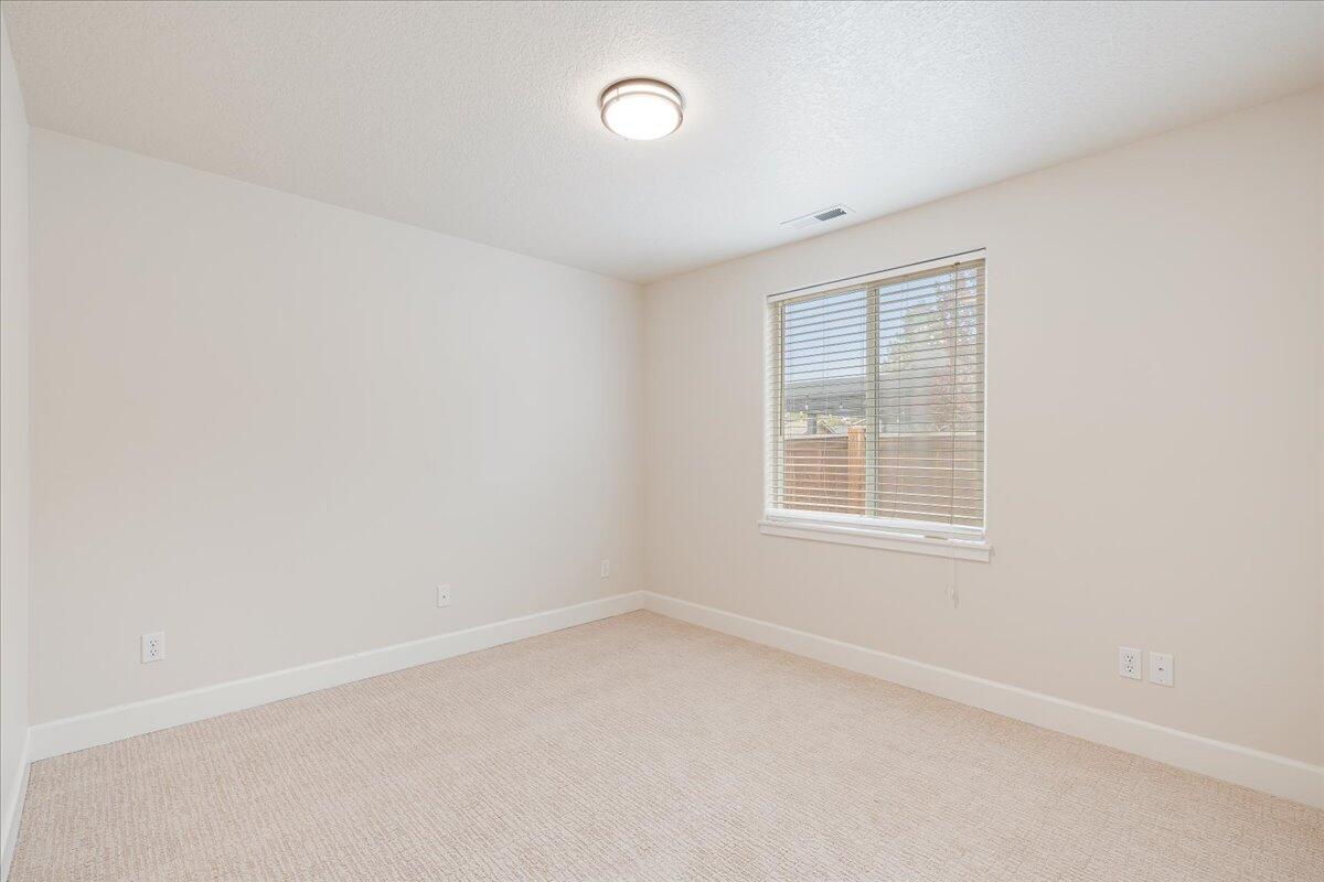 61343 Woodbury Lane