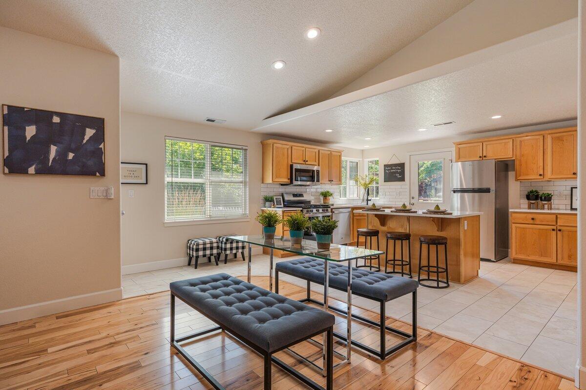 61343 Woodbury Lane
