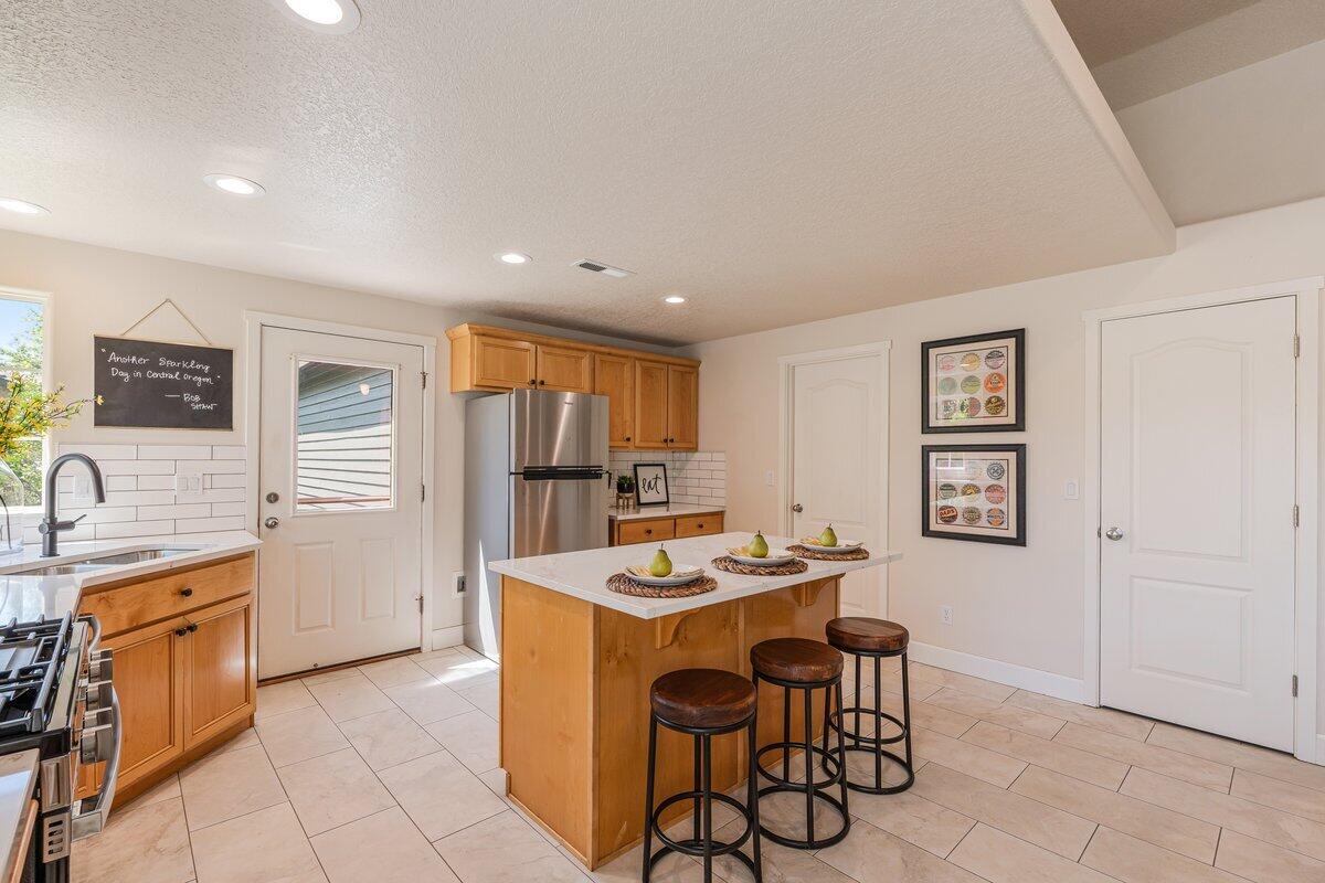 61343 Woodbury Lane