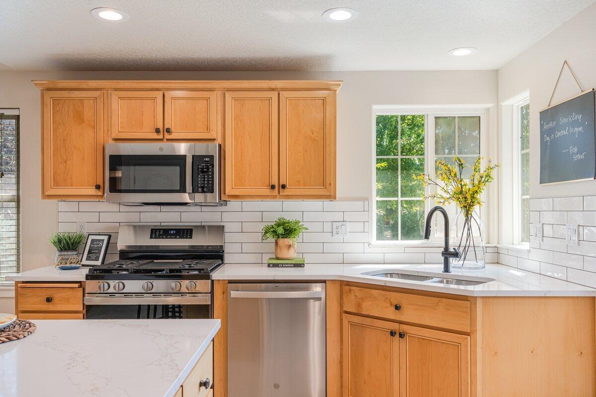 61343 Woodbury Lane