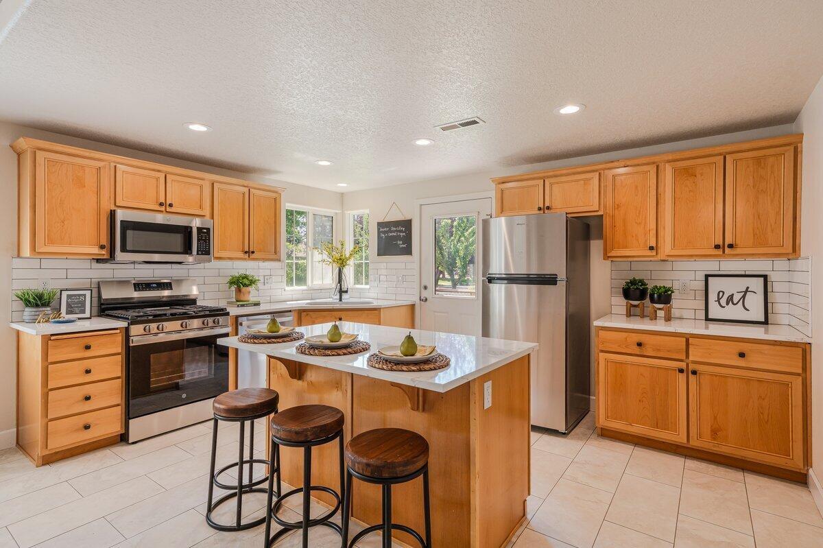 61343 Woodbury Lane