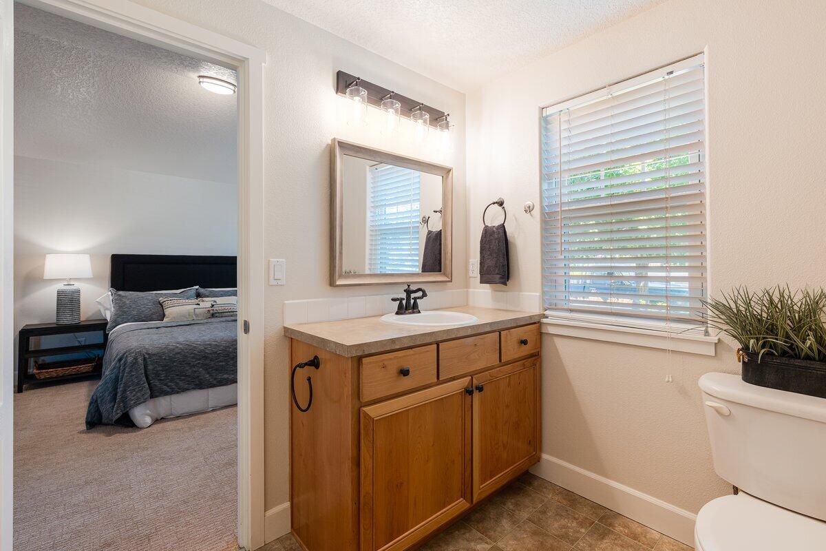 61343 Woodbury Lane