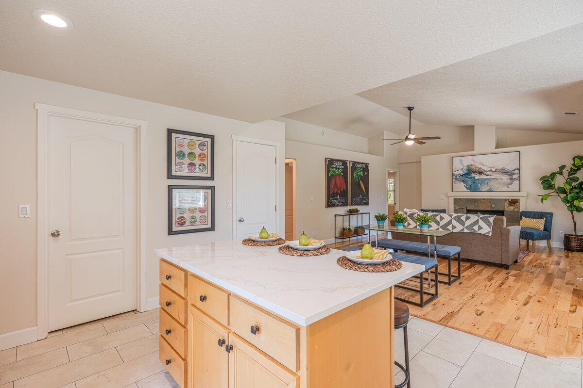 61343 Woodbury Lane