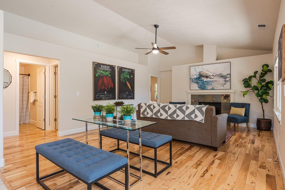 61343 Woodbury Lane