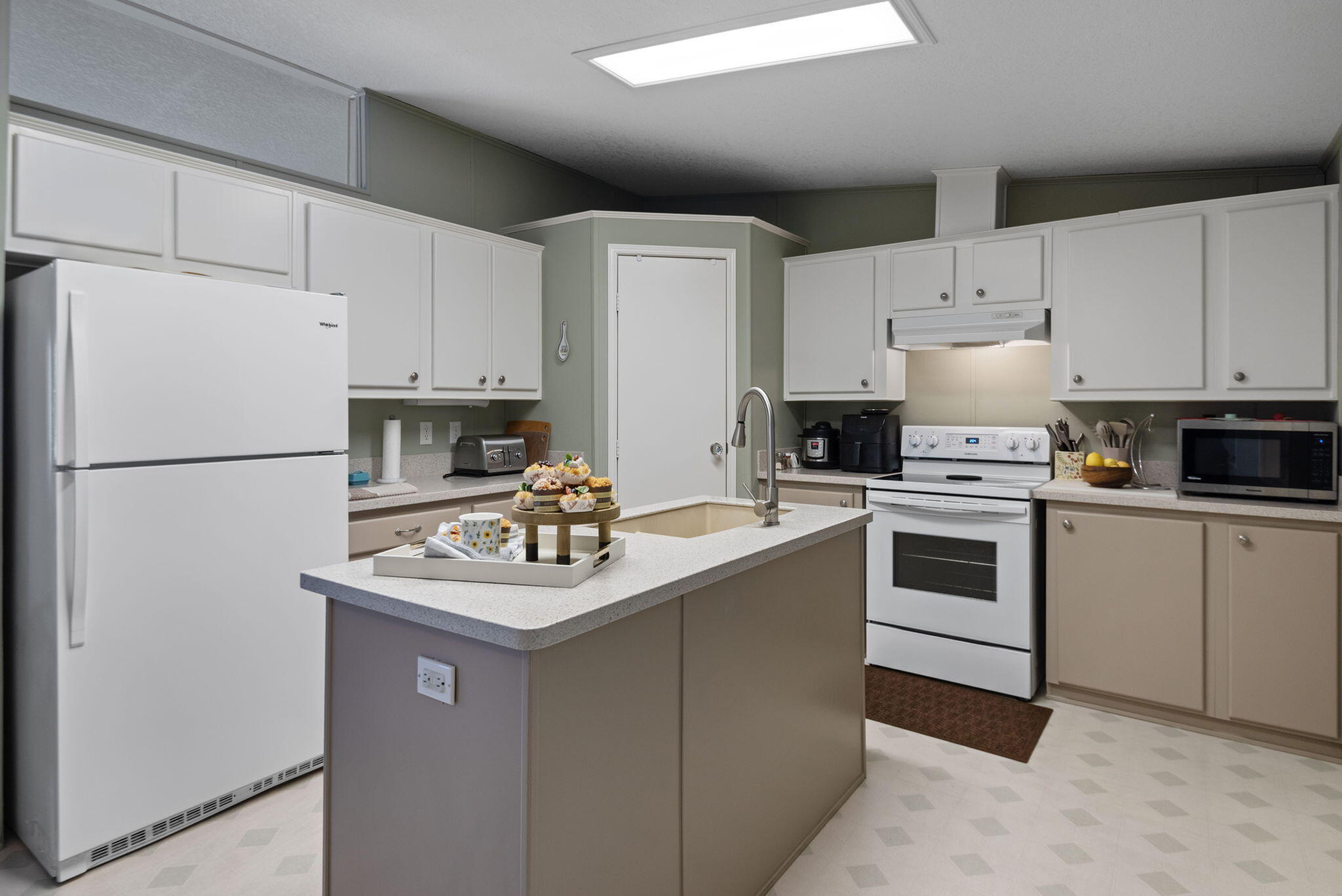 1001 SE 15th Street, 178