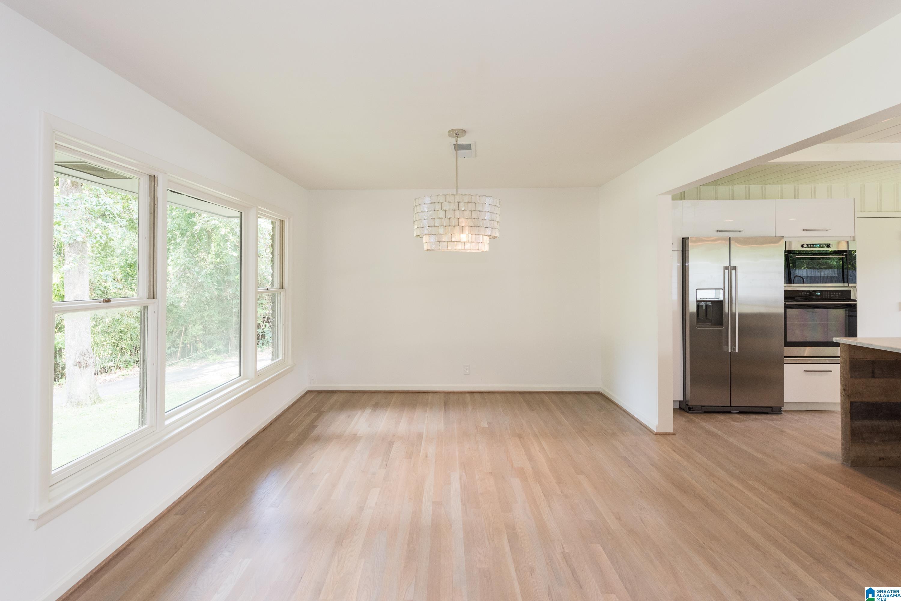 1712 RIDGEWOOD PLACE