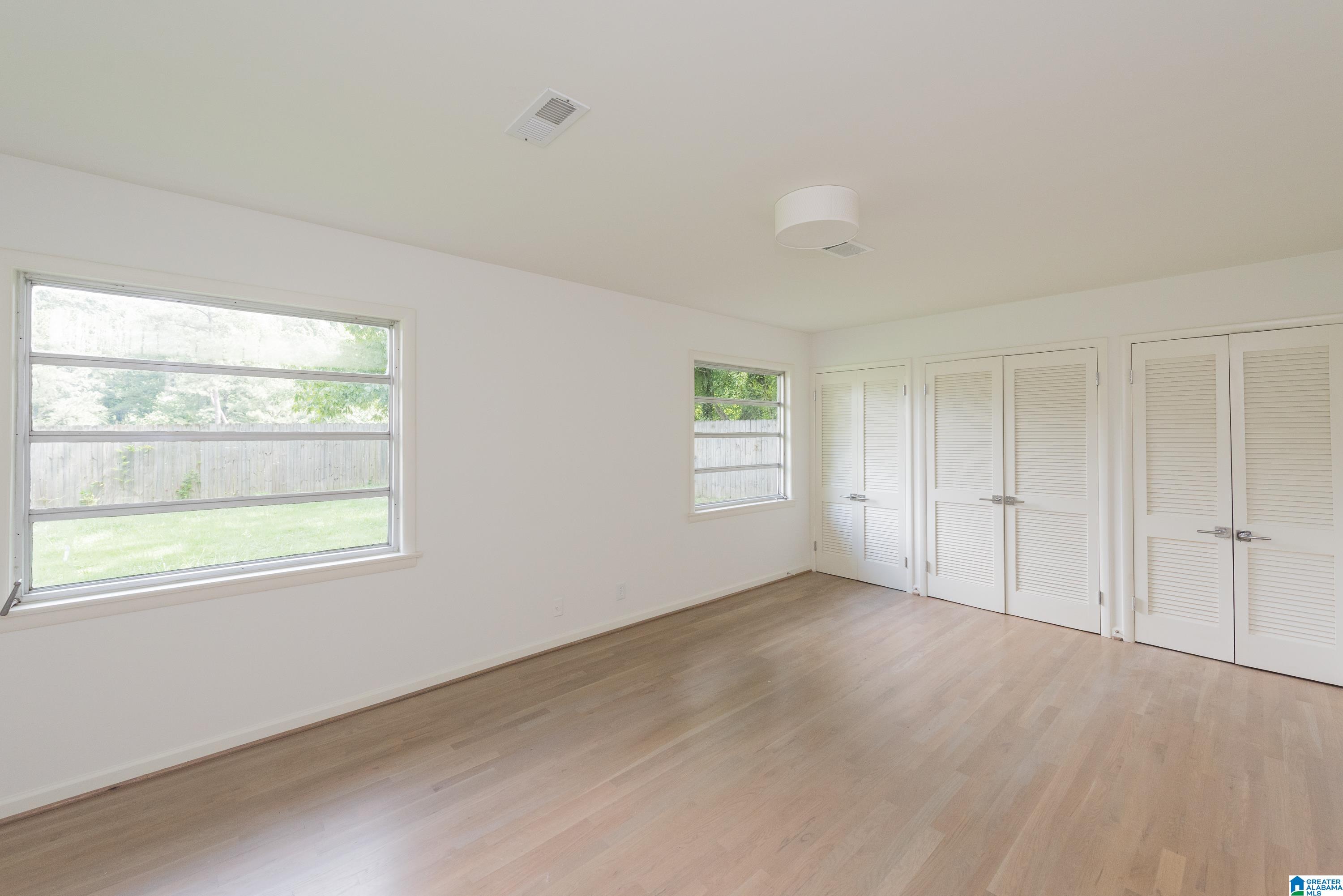 1712 RIDGEWOOD PLACE