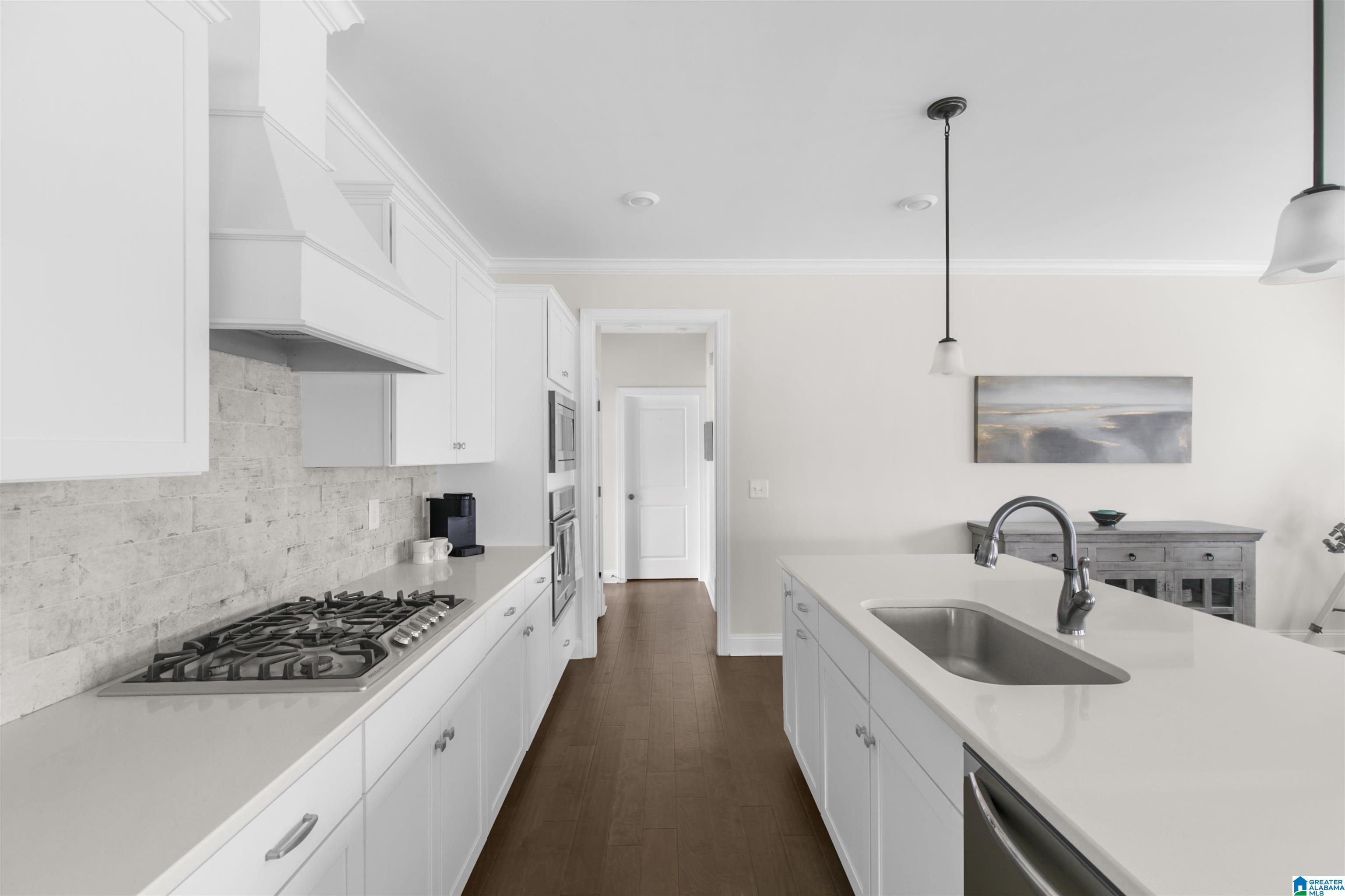 411 GRIFFIN PARK LANE