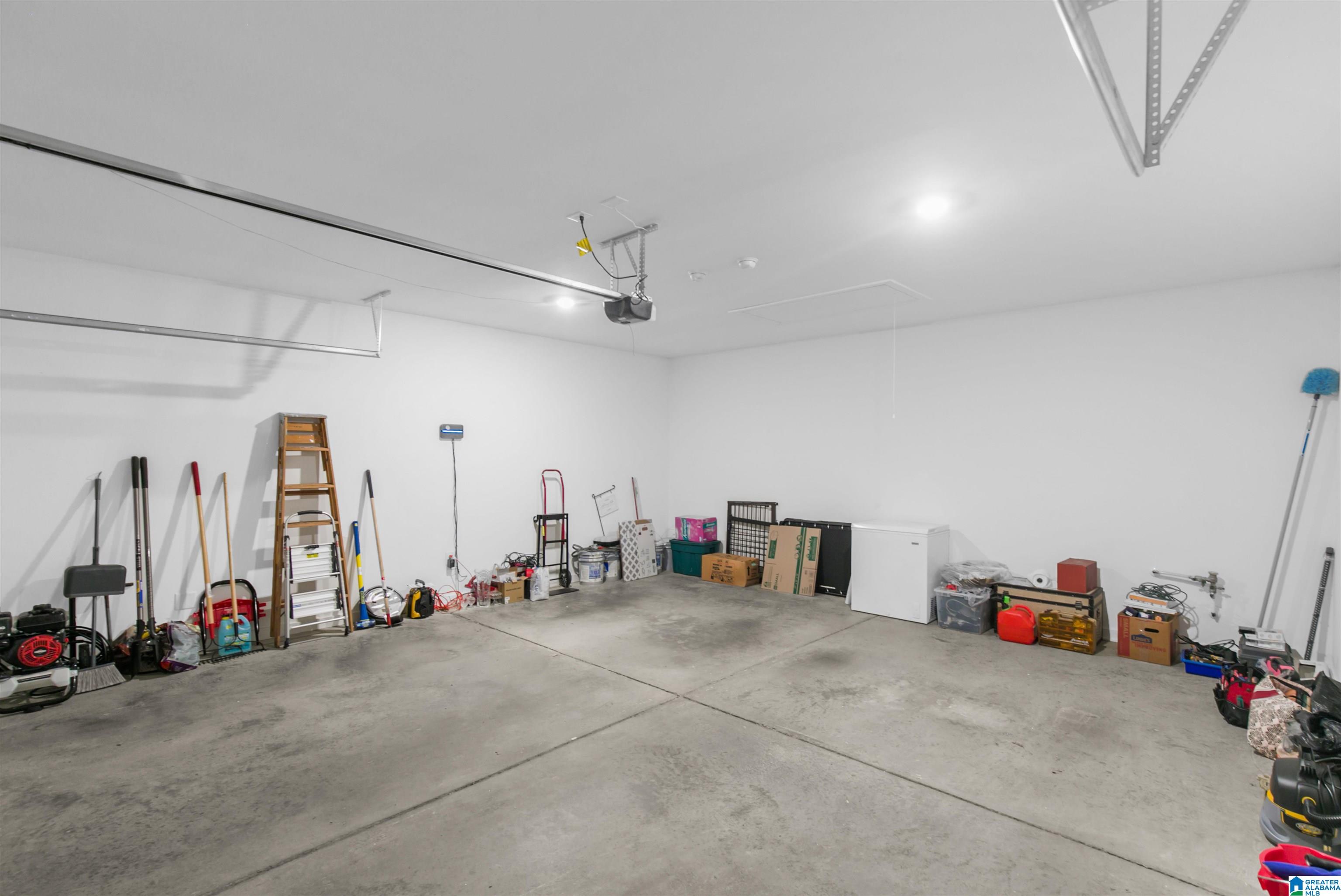 411 GRIFFIN PARK LANE