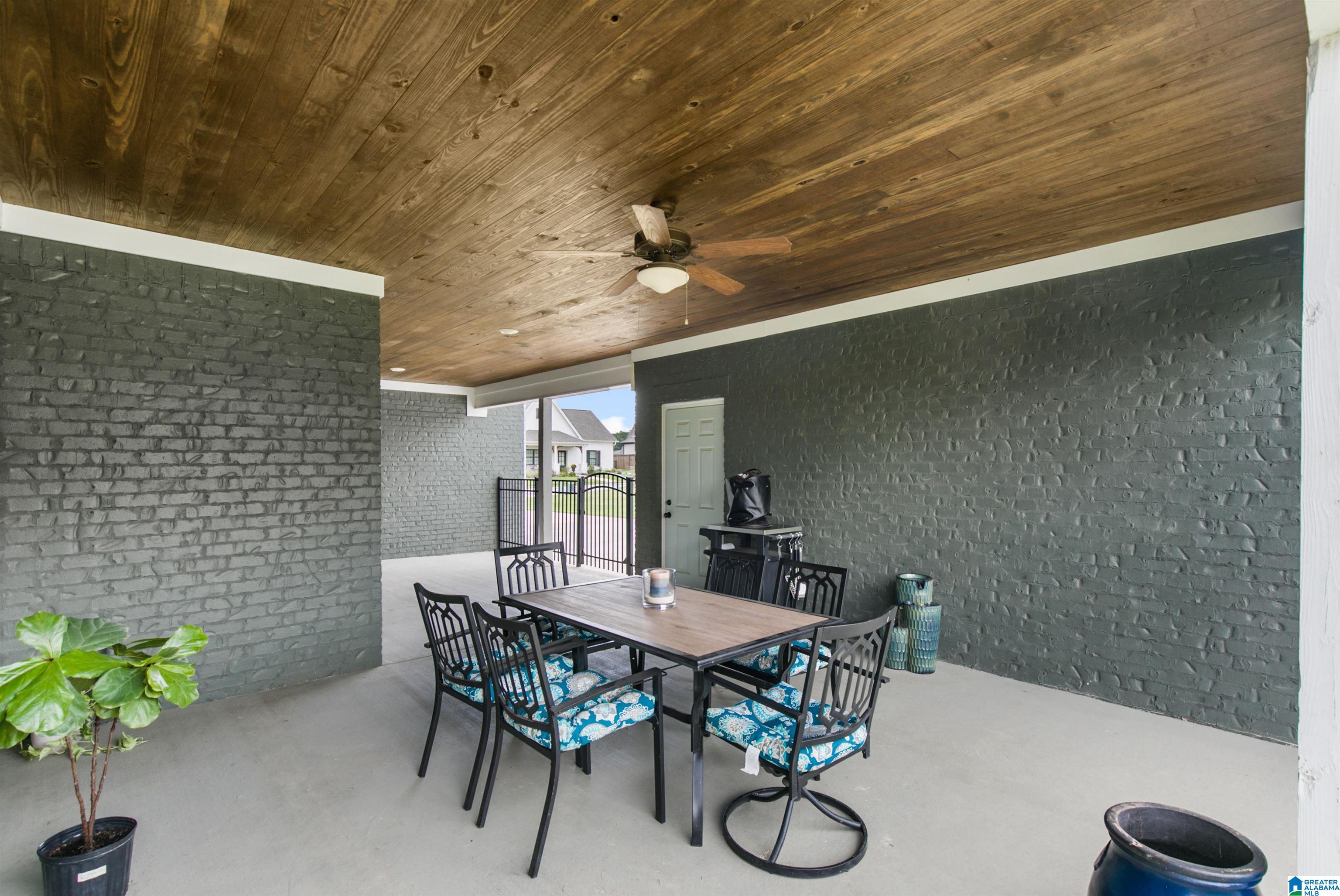 411 GRIFFIN PARK LANE