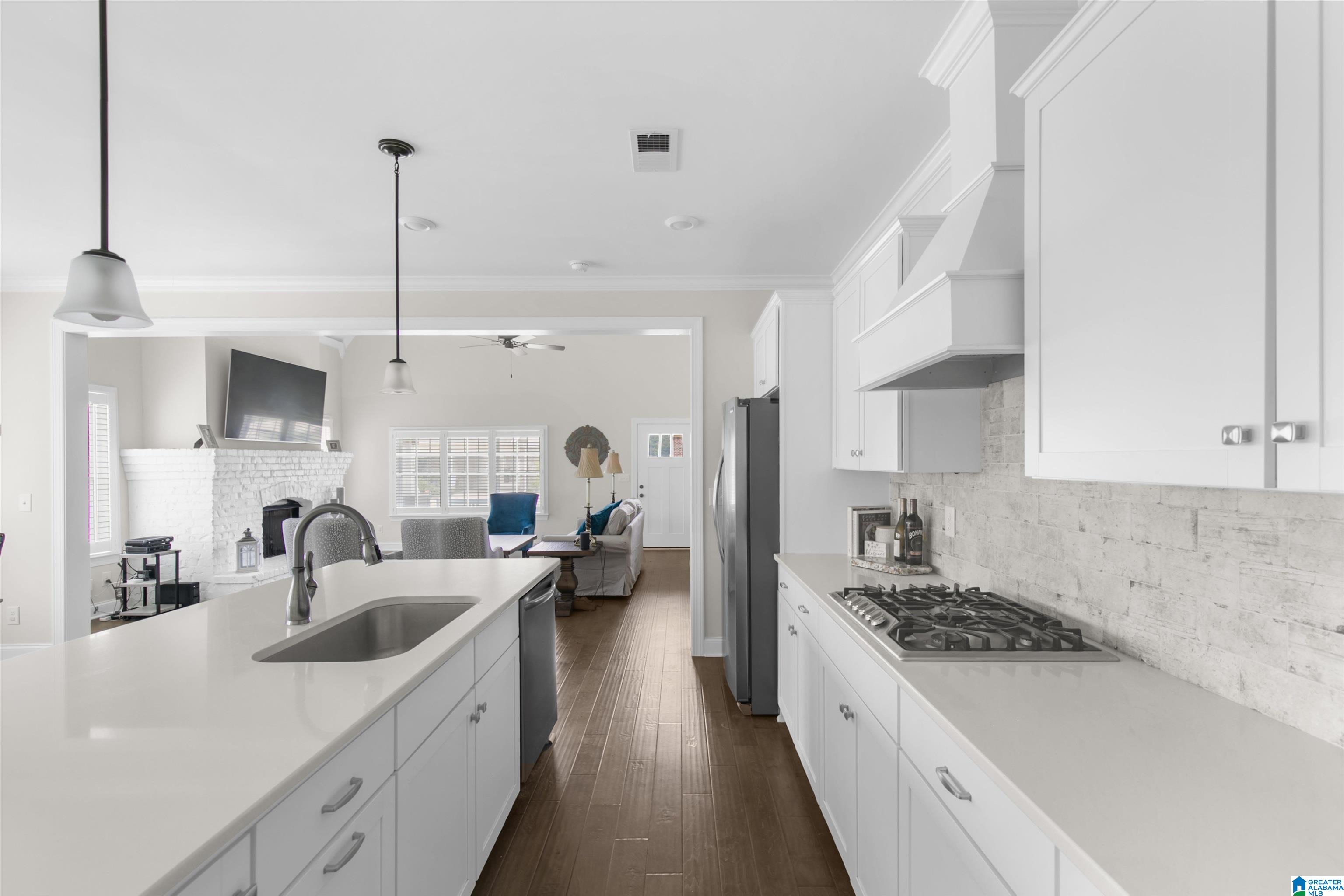 411 GRIFFIN PARK LANE