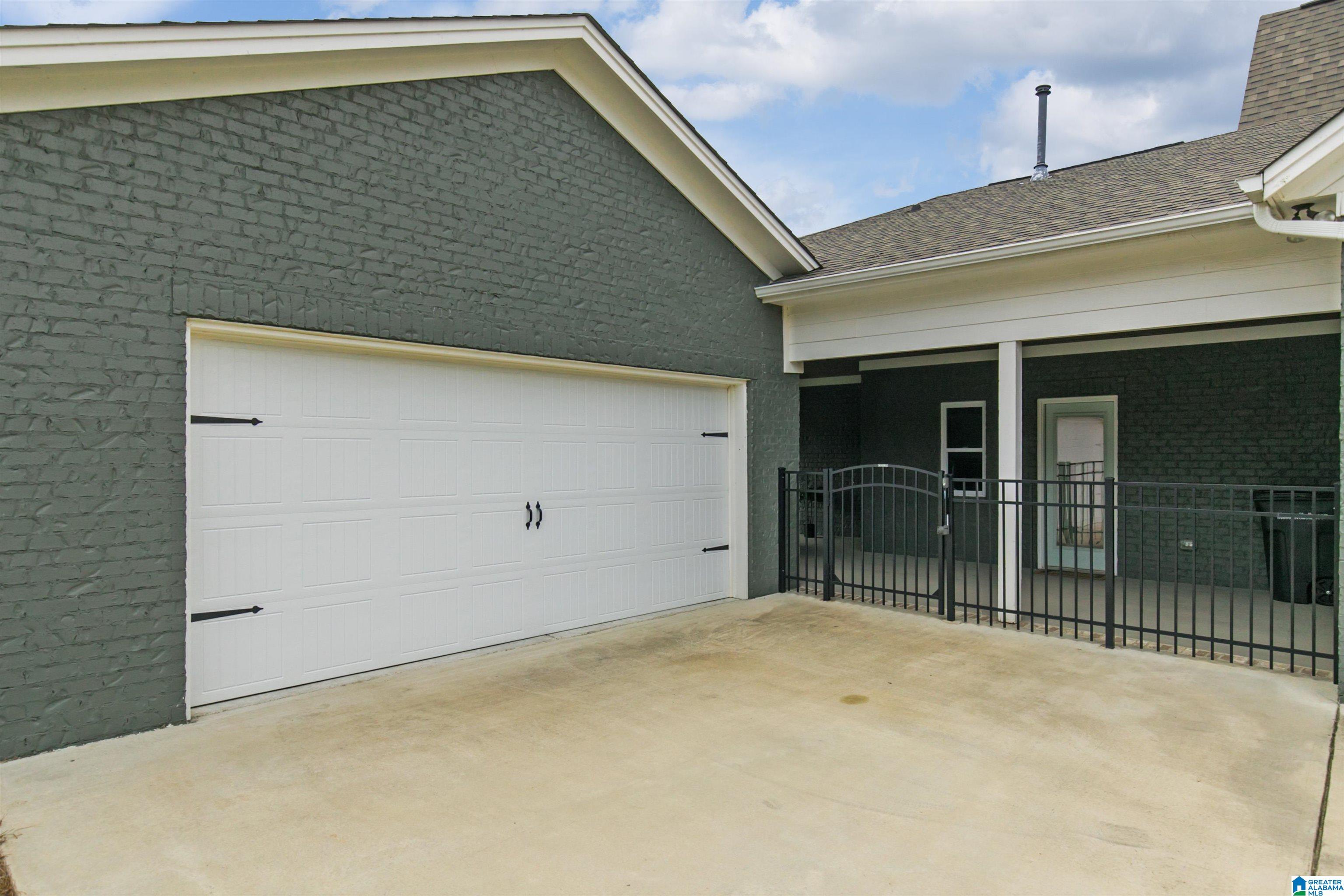 411 GRIFFIN PARK LANE