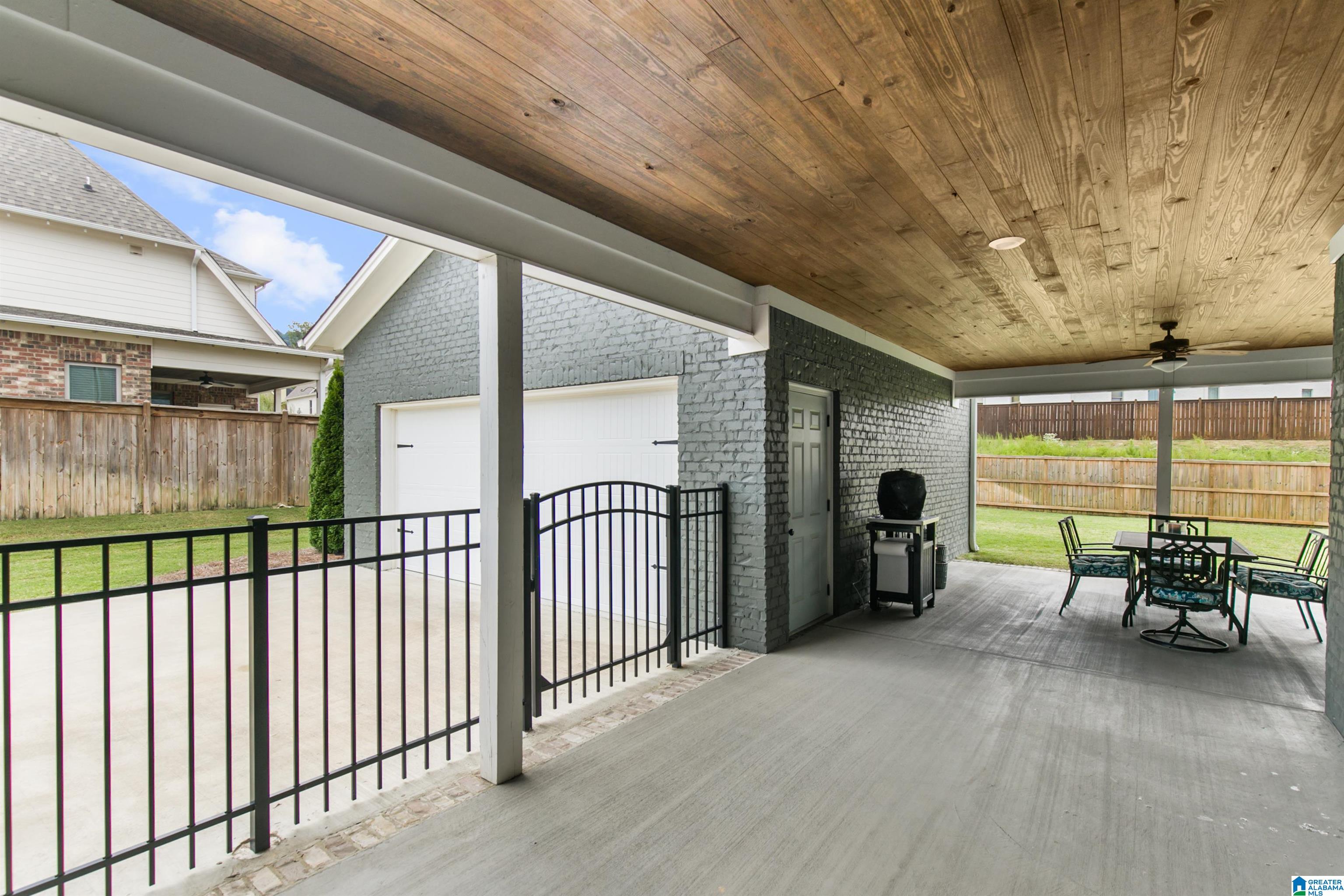 411 GRIFFIN PARK LANE