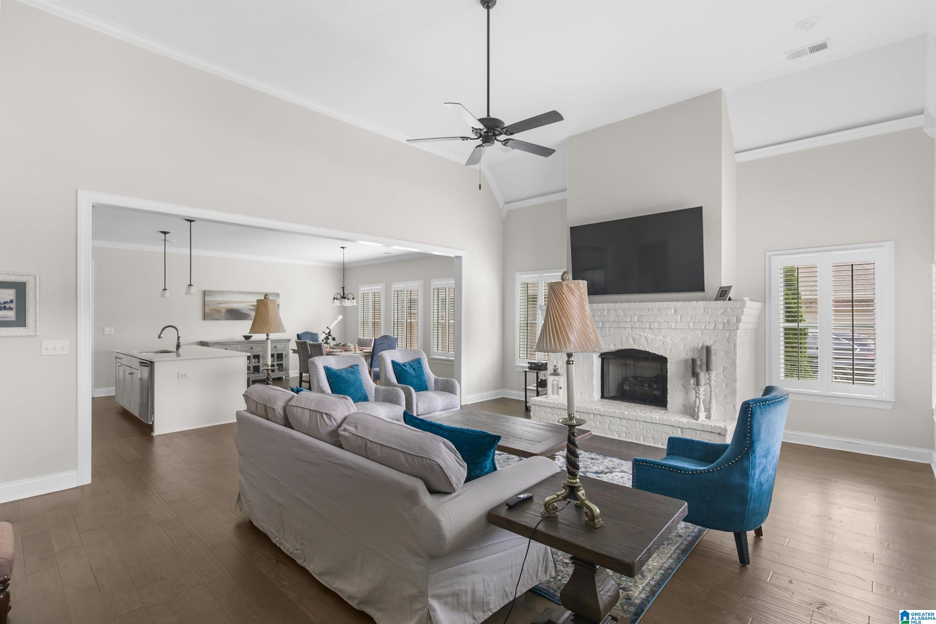 411 GRIFFIN PARK LANE