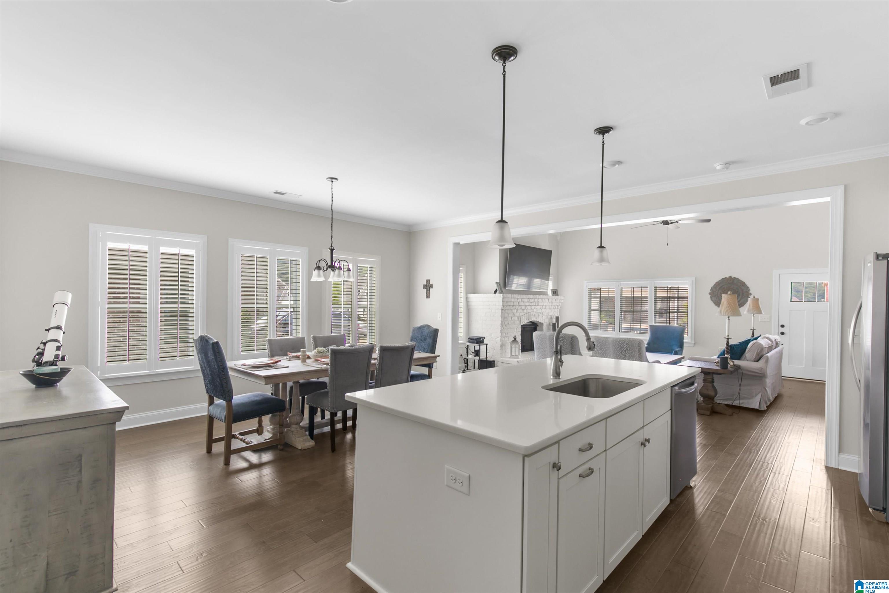 411 GRIFFIN PARK LANE