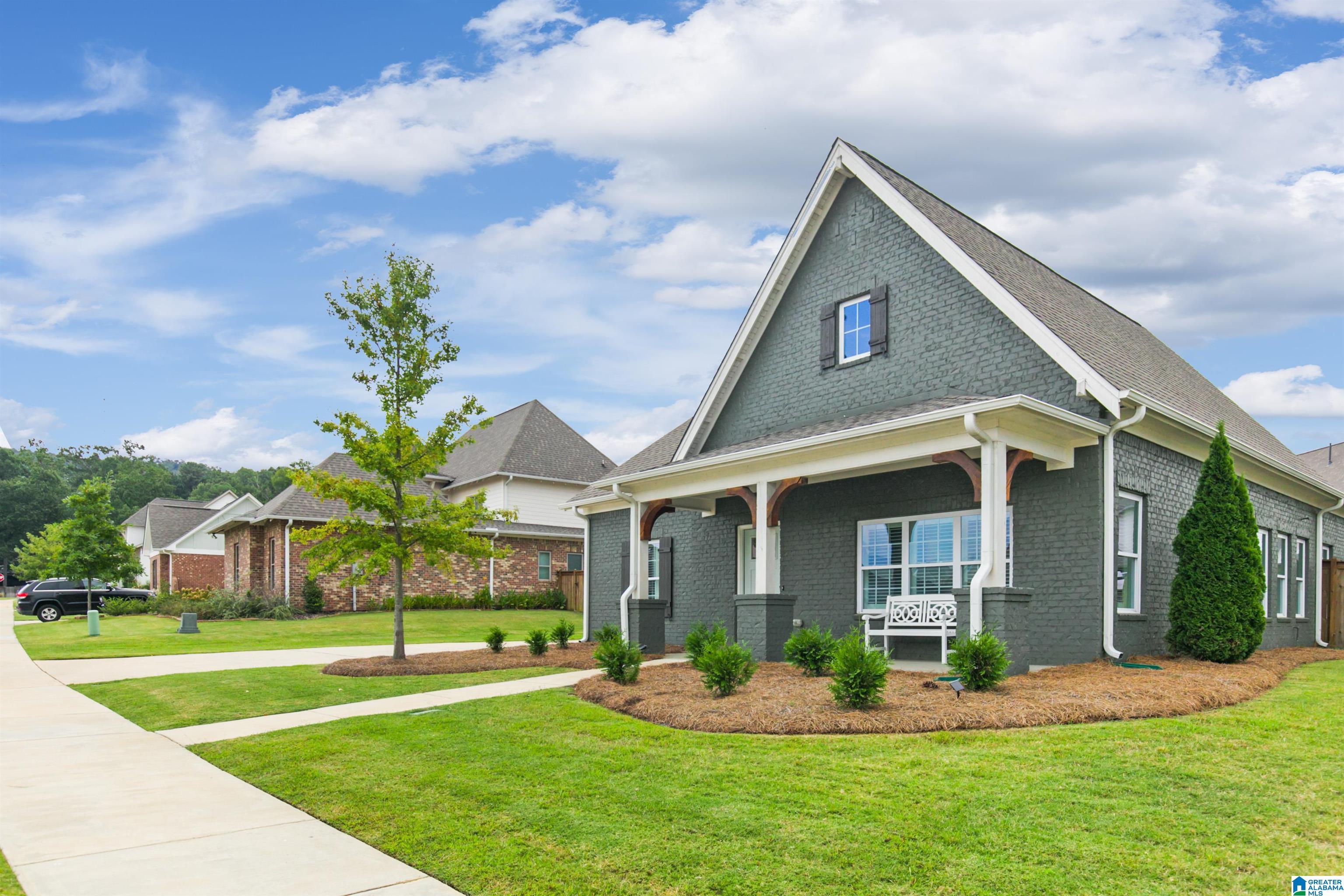 411 GRIFFIN PARK LANE