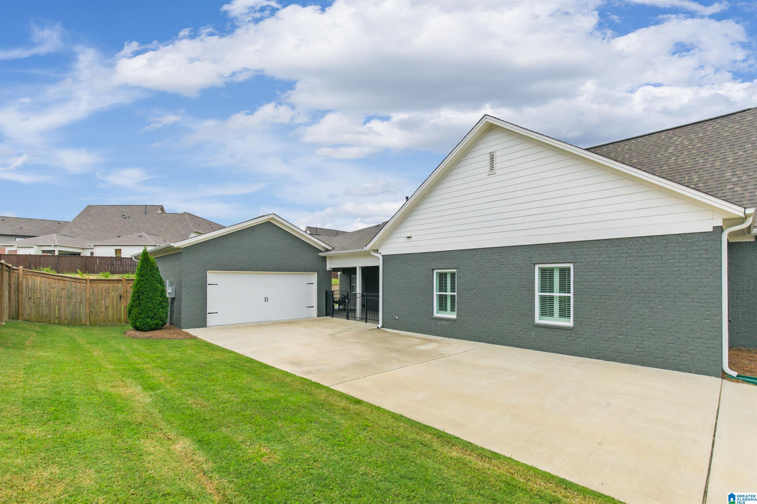 411 GRIFFIN PARK LANE