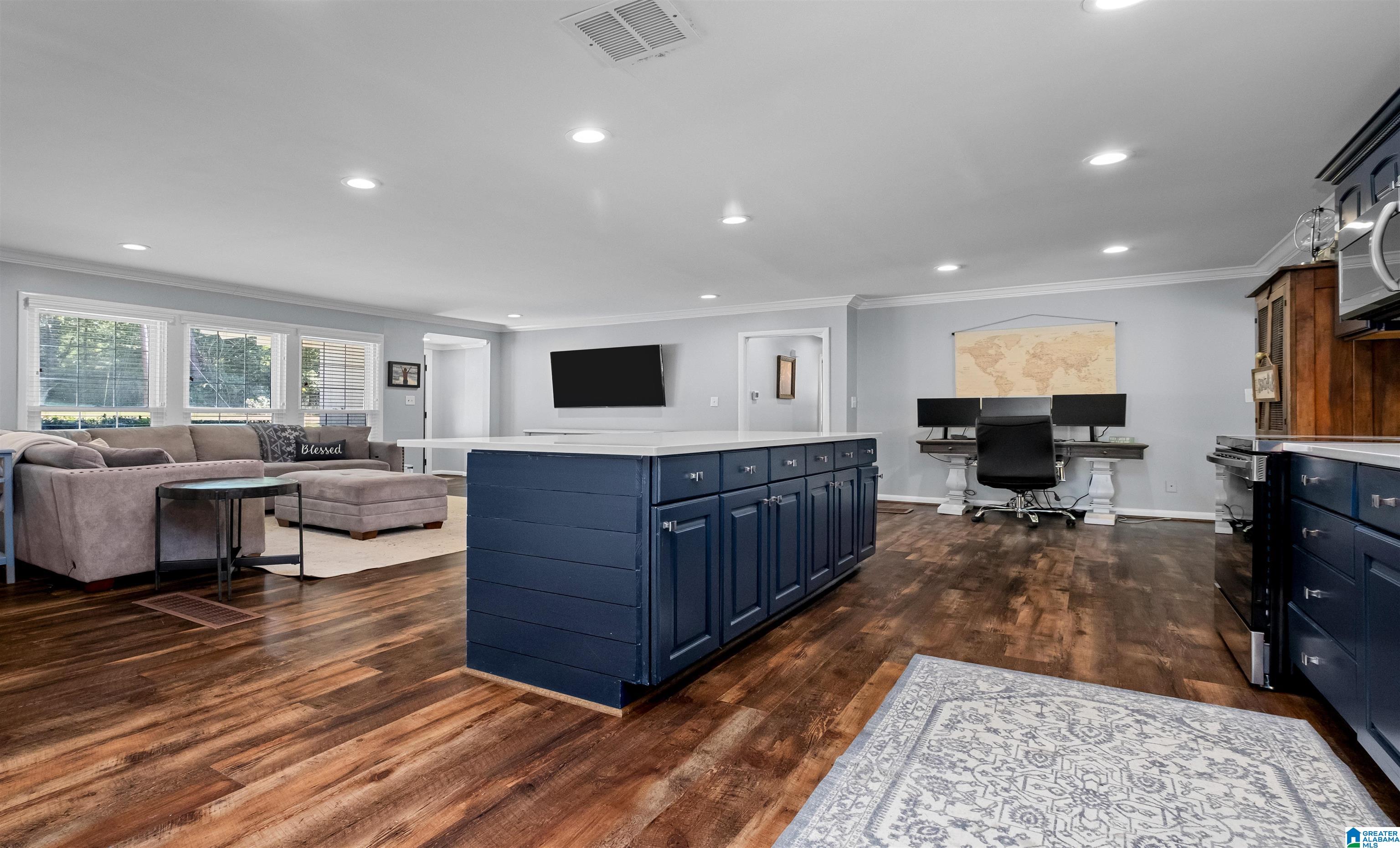 1517 LINDA VISTA DRIVE