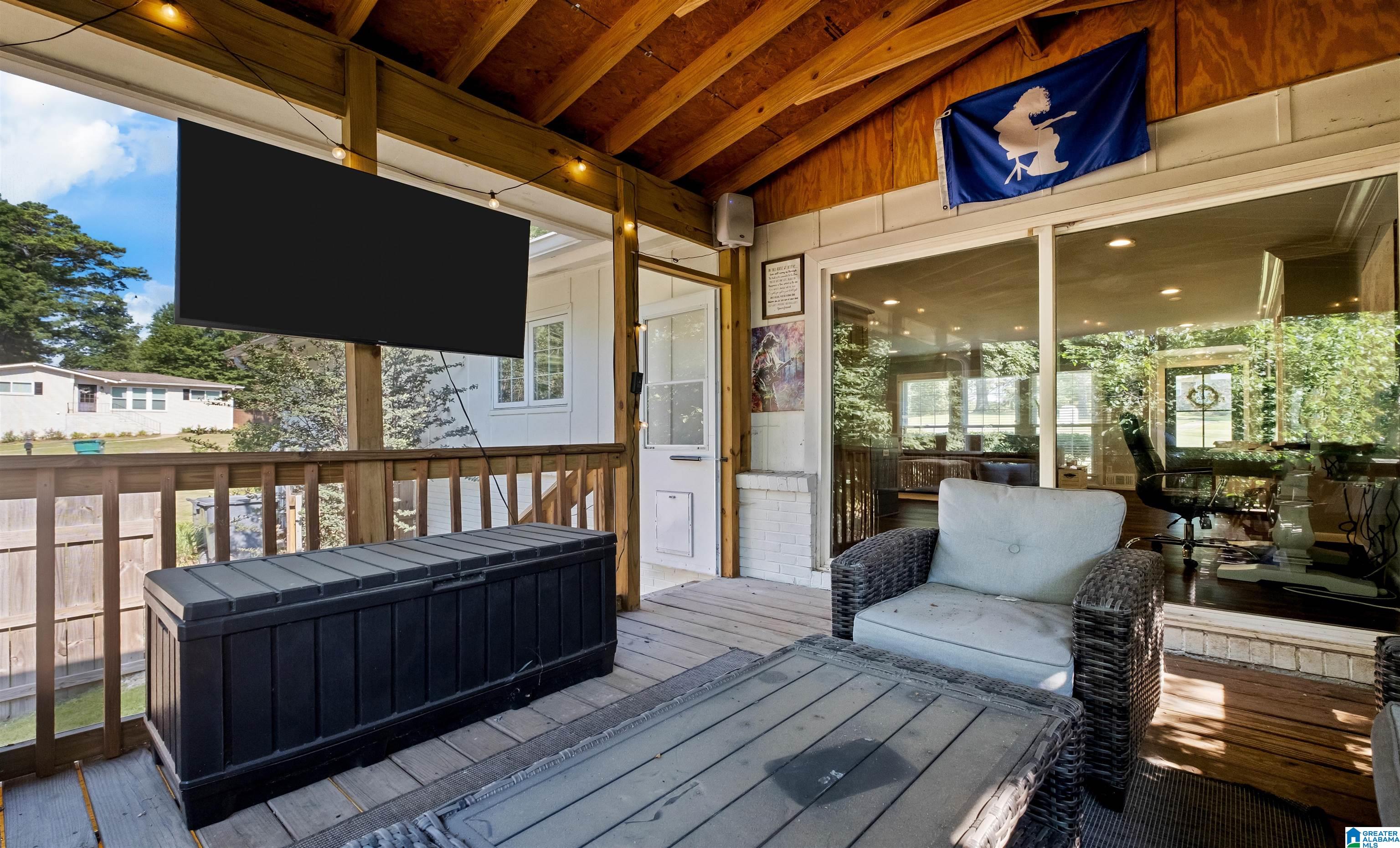 1517 LINDA VISTA DRIVE