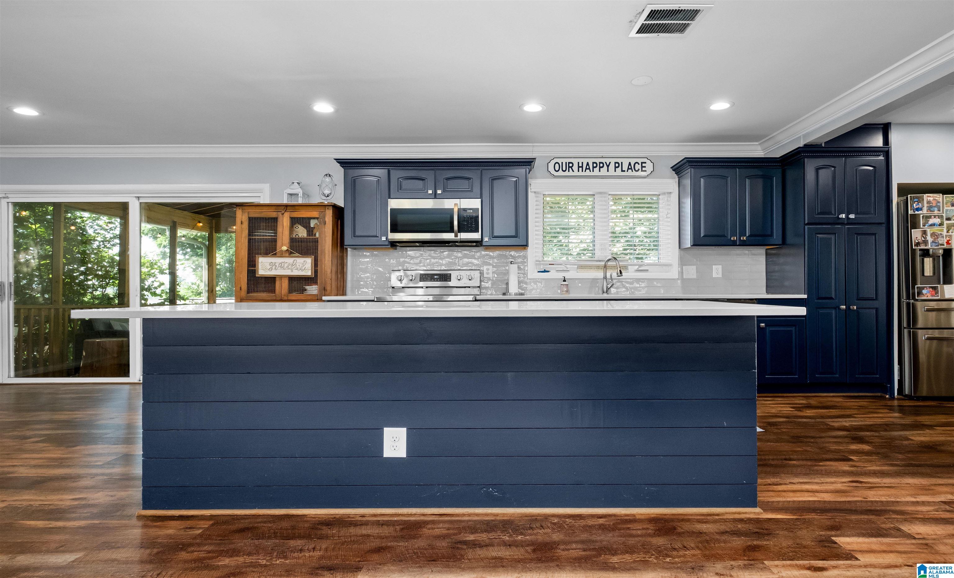 1517 LINDA VISTA DRIVE