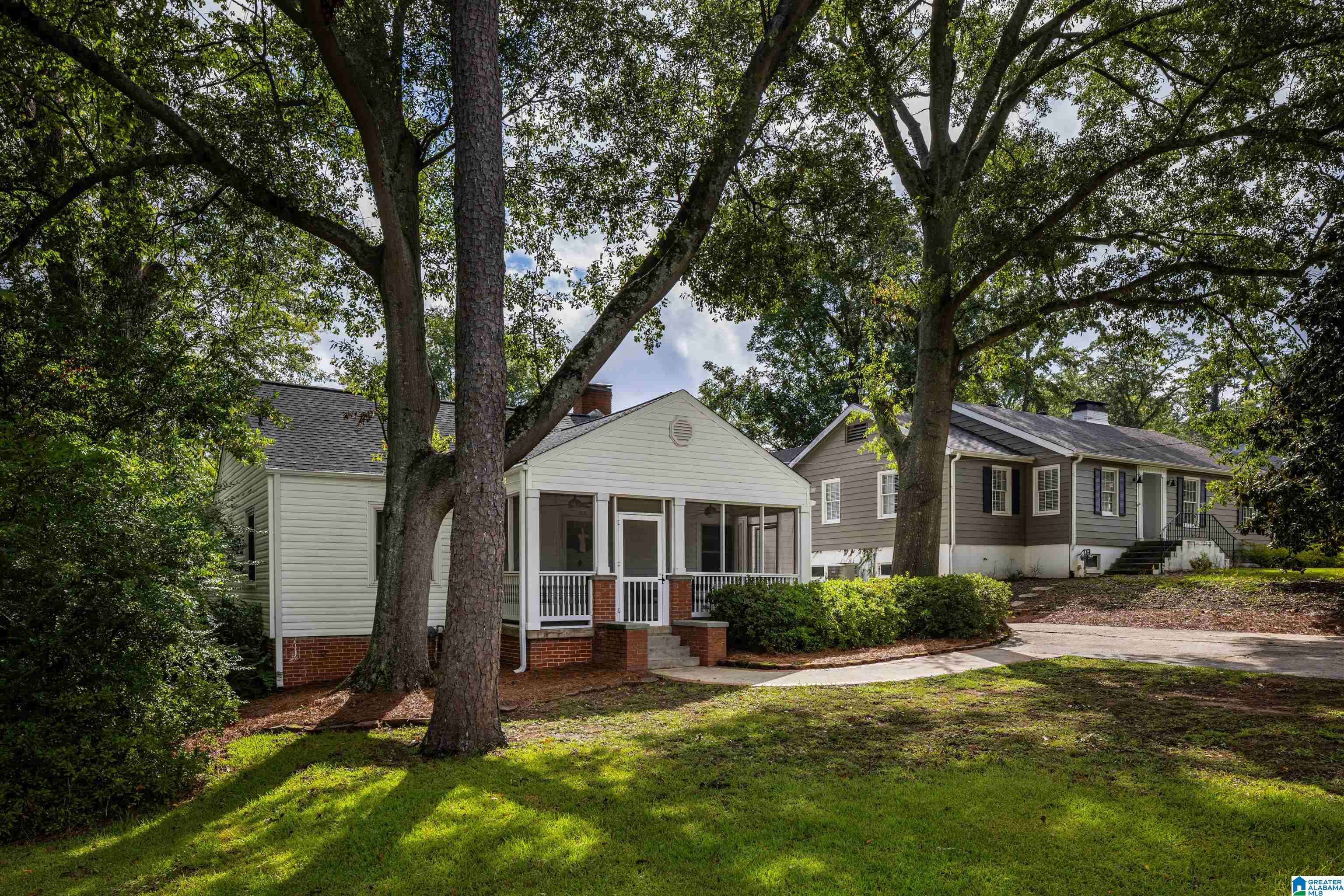 813 COLUMBIANA ROAD