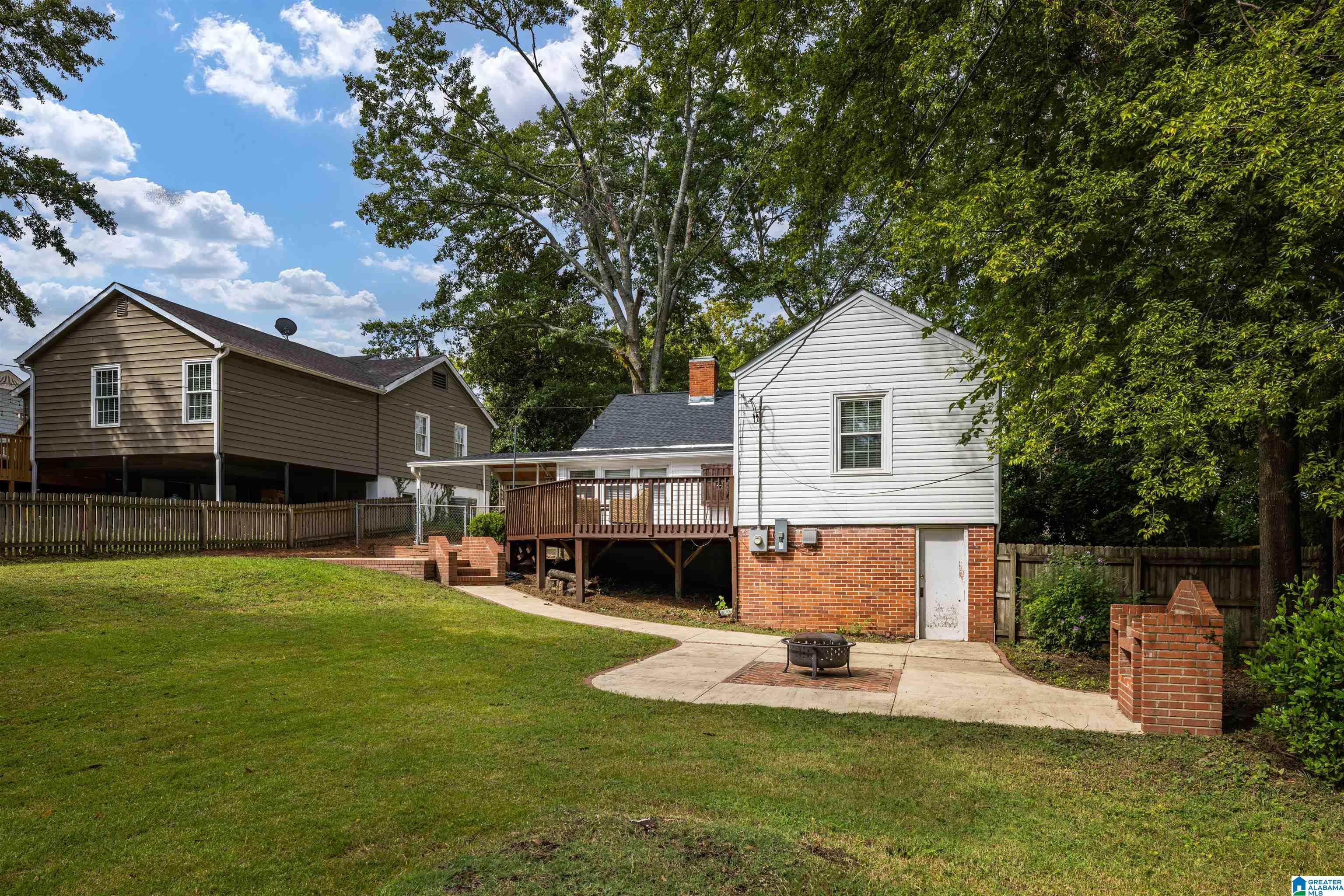 813 COLUMBIANA ROAD
