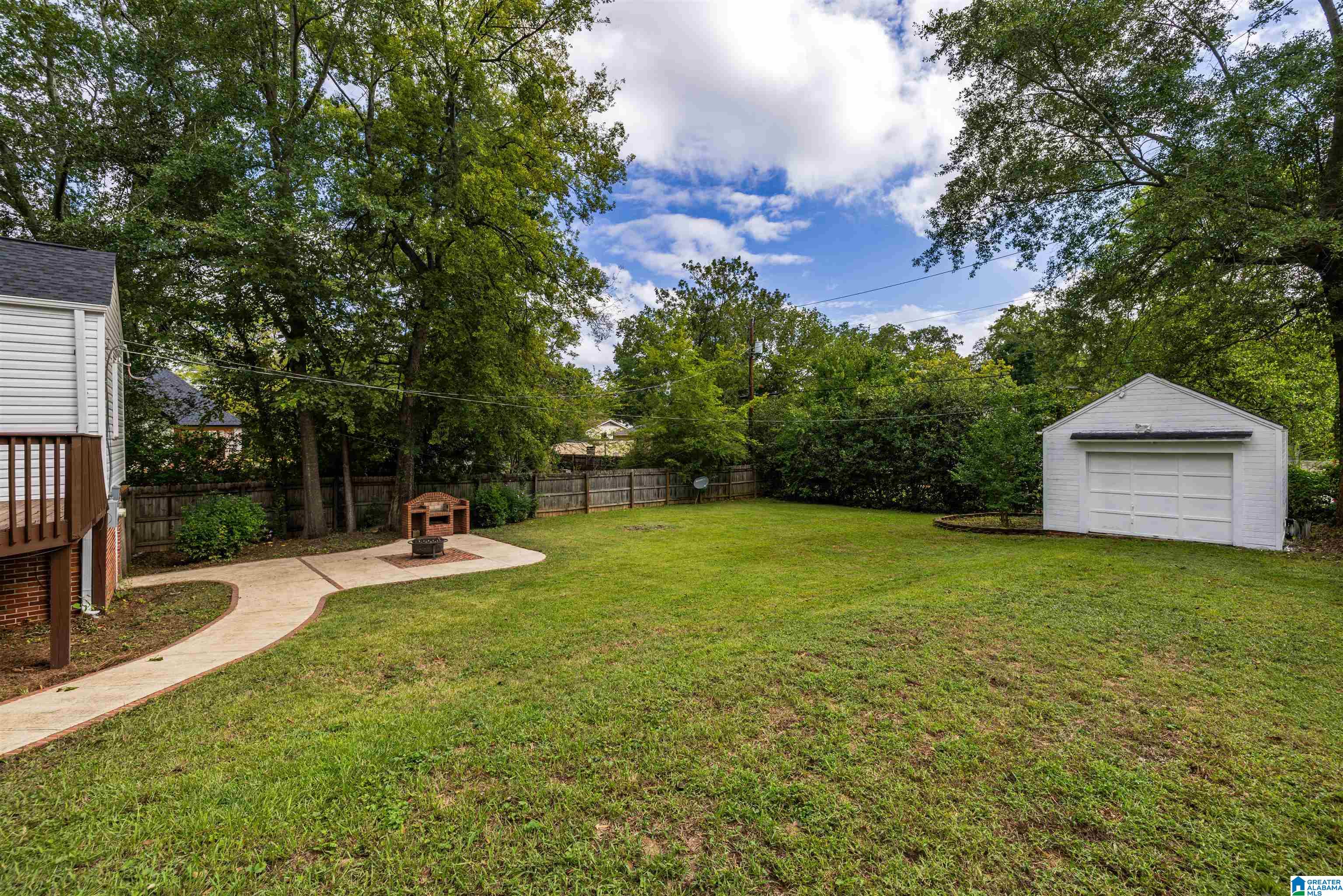 813 COLUMBIANA ROAD